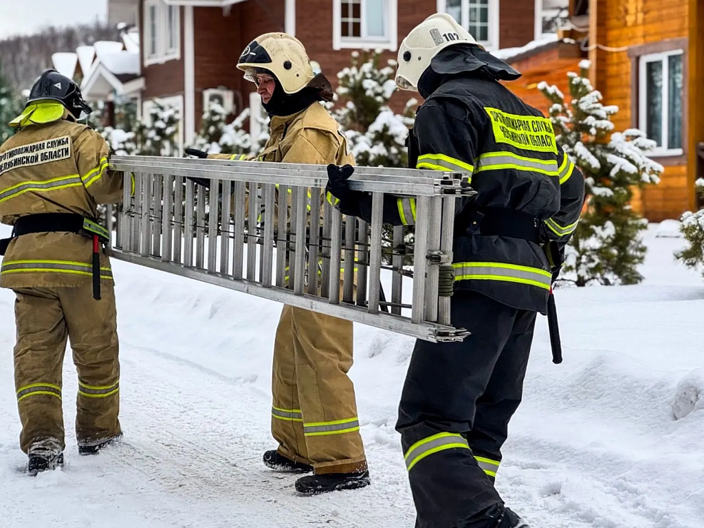 На горнолыжном курорте «Солнечная долина» потушили учебный пожар и спасли людей