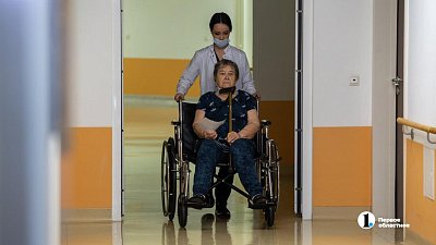 Более 120 тысяч южноуральцев получают надбавку к пенсии на уход