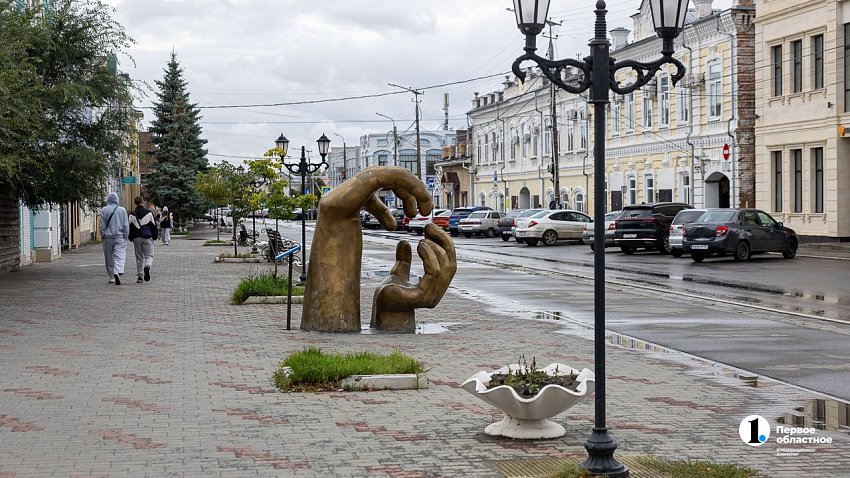 В Троицке благоустроят и откроют двор администрации города