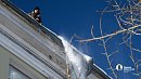 В Челябинске вырос спрос на услуги по уборке с крыш снега и сосулек