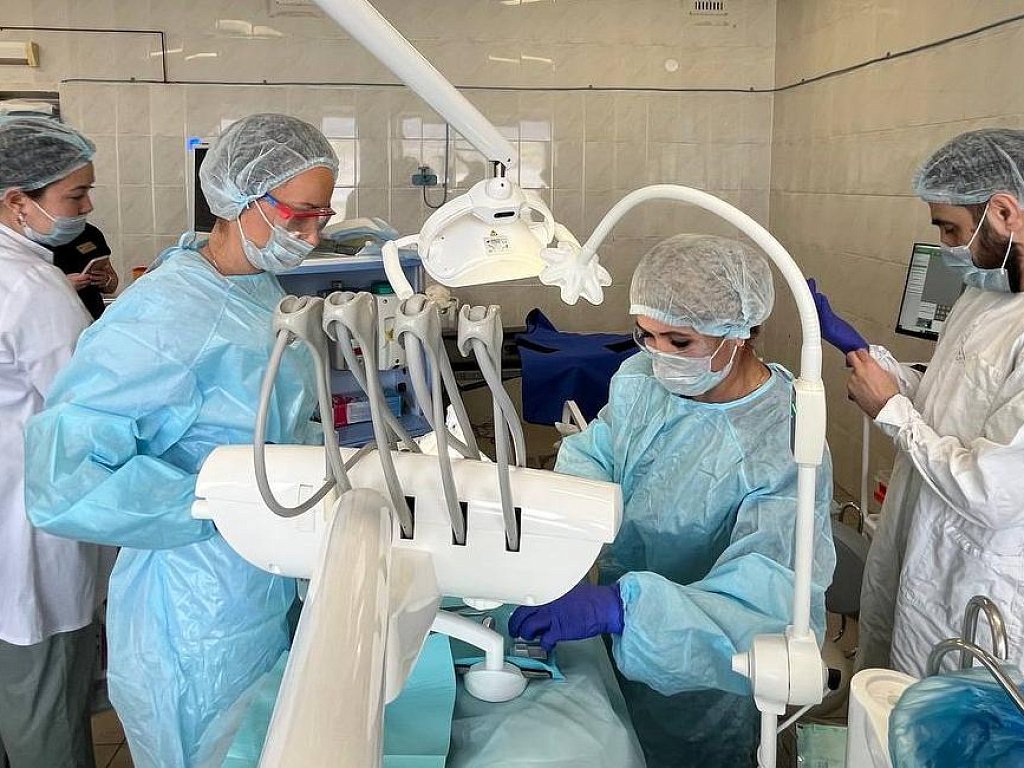 В Челябинске особенным взрослым зубы под наркозом лечат бесплатно