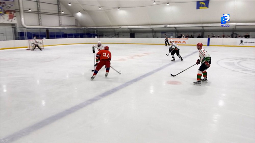 Миасский лед принял звездный поединок