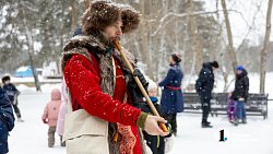 В парках Челябинска с размахом отметили Масленицу