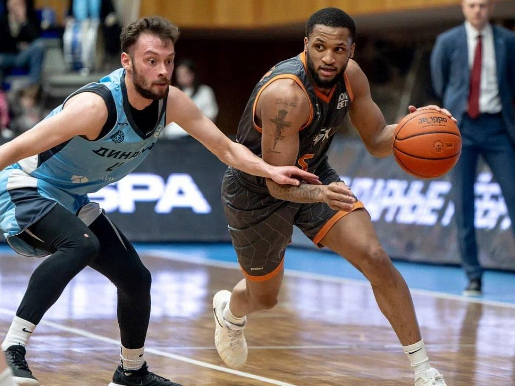 Баскетбольный клуб «ЧБК» одержал победу в «горном дерби» над уфимским «Динамо»