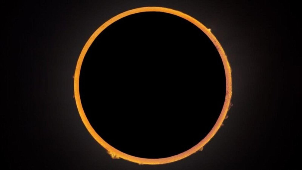 Космический зонд сфотографировал огненное кольцо над Антарктидой