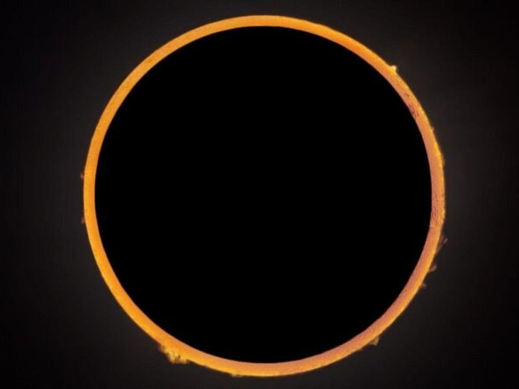 Космический зонд сфотографировал огненное кольцо над Антарктидой