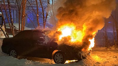 Челябинец спалил иномарку неприятеля во дворе на Северо-Западе