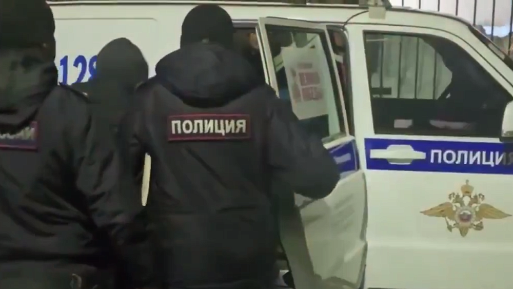 В Верхнеуральском округе чиновника задержали за хищение 300 тысяч рублей на уборке снега