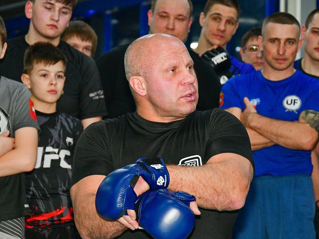Легенда ММА Федор Емельяненко дал мастер-класс юным бойцам в Челябинске