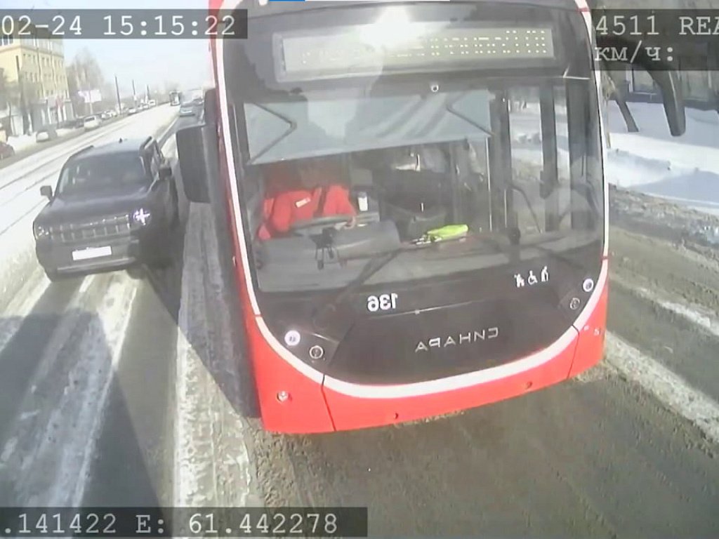 Пострадавшей в ДТП с троллейбусом и автобусом челябинке возместят ущерб здоровью