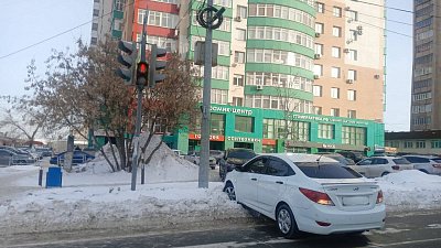 В Челябинске 10‑летний школьник попал под колеса на светофоре