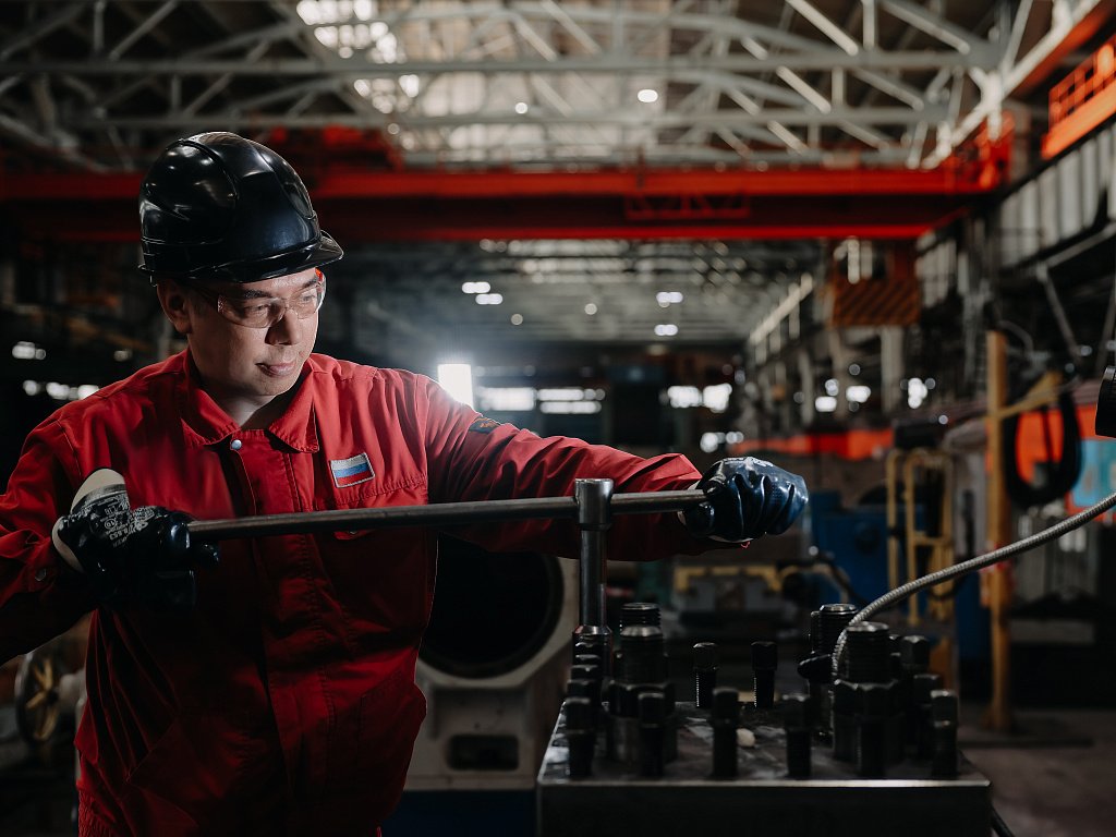 «Руки чешутся работать»: как в Челябинске школьники становятся слесарями