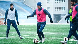 «Будем много бегать, чтобы не замерзнуть» — футболисты «Челябинска» готовы к матчу со «Спартаком»