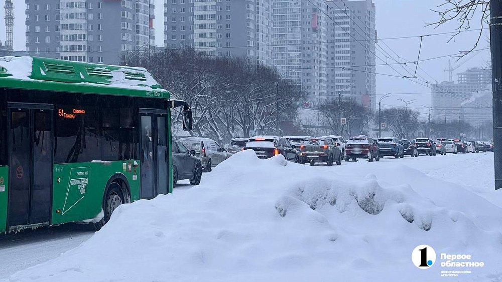 Челябинцы встретили утро 4 марта в 9‑балльных пробках из‑за затяжного снегопада