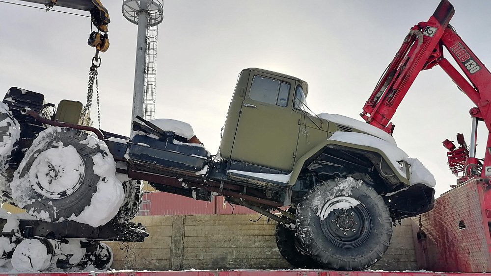 Челябинская таможня передала в Росимущество три ЗИЛа, следовавших в Казахстан без документов