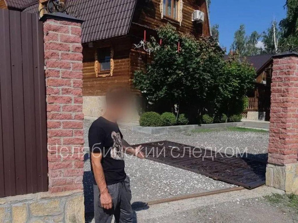 После падения ворот на детей кыштымский предприниматель пойдет под суд