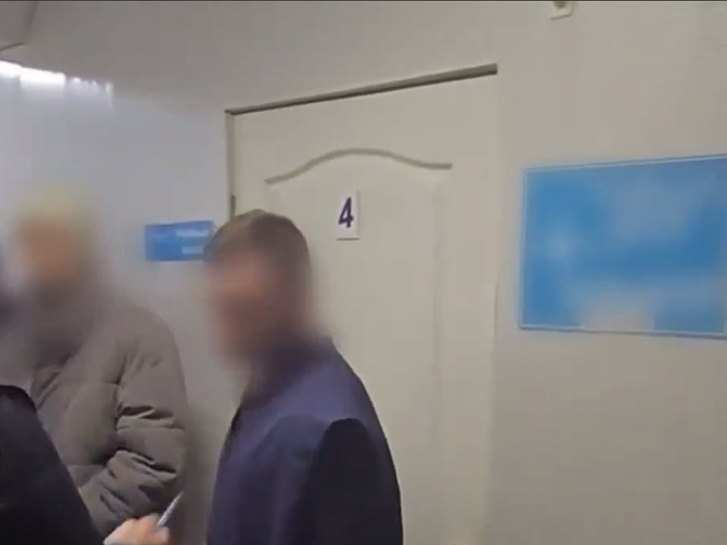 В Копейске директор учебного центра подозревается в подкупе за выдачу «корочек» на спецтехнику