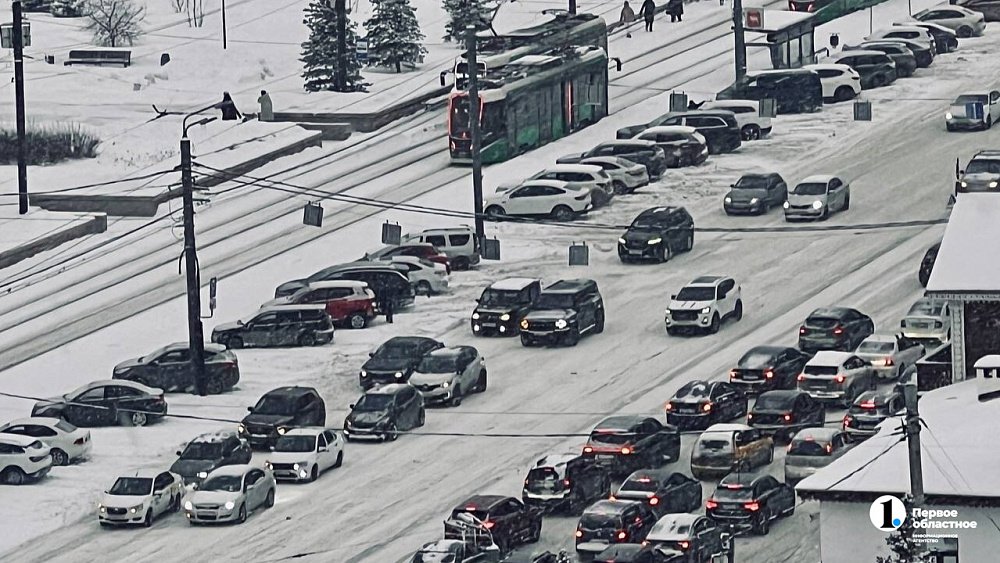 Из-за непогоды 4 марта в Челябинске взлетели цены на такси