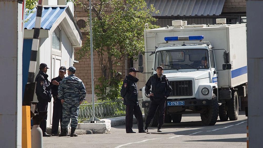 Бывший следователь выплатил миллион рублей матери погибшего в драке челябинца