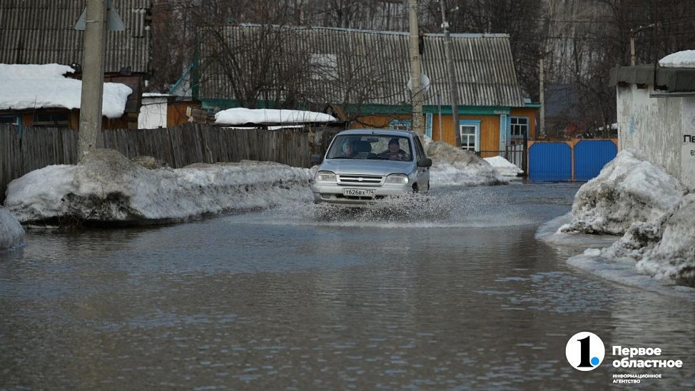 Южноуральцы страхуют имущество перед началом паводка