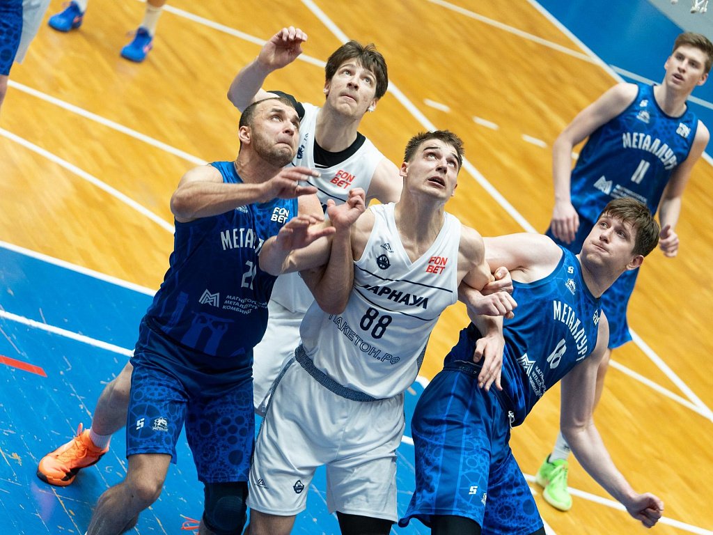 Баскетбольный клуб «Металлург» вернулся в борьбу за выход в плей-офф Суперлиги