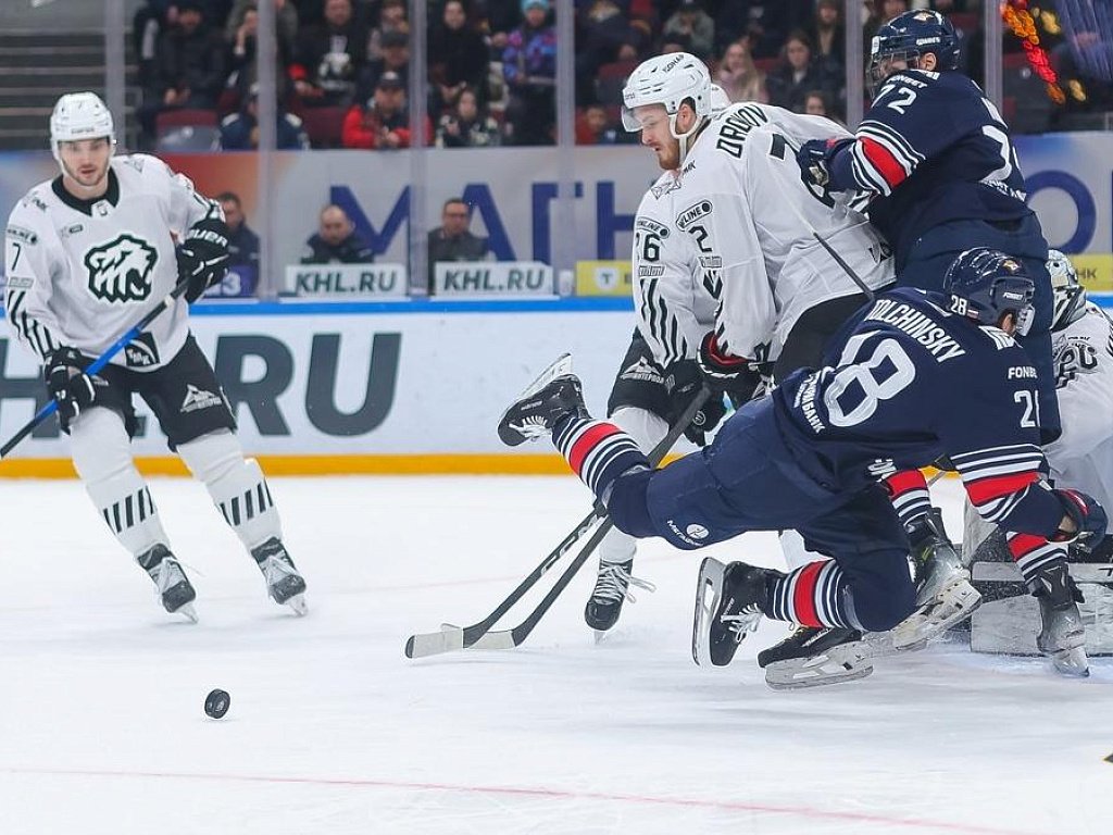 Магнитогорский «Металлург» в пятый раз в сезоне выиграл у «Трактора» в КХЛ