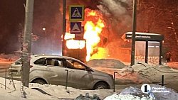 В Челябинске сгорел автобус № 33, ехавший с пассажирами по маршруту