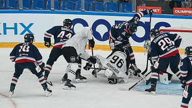 «Нефтехимик» выиграл у «Трактора» со счетом 2:1 и оформил путевку в плей-офф