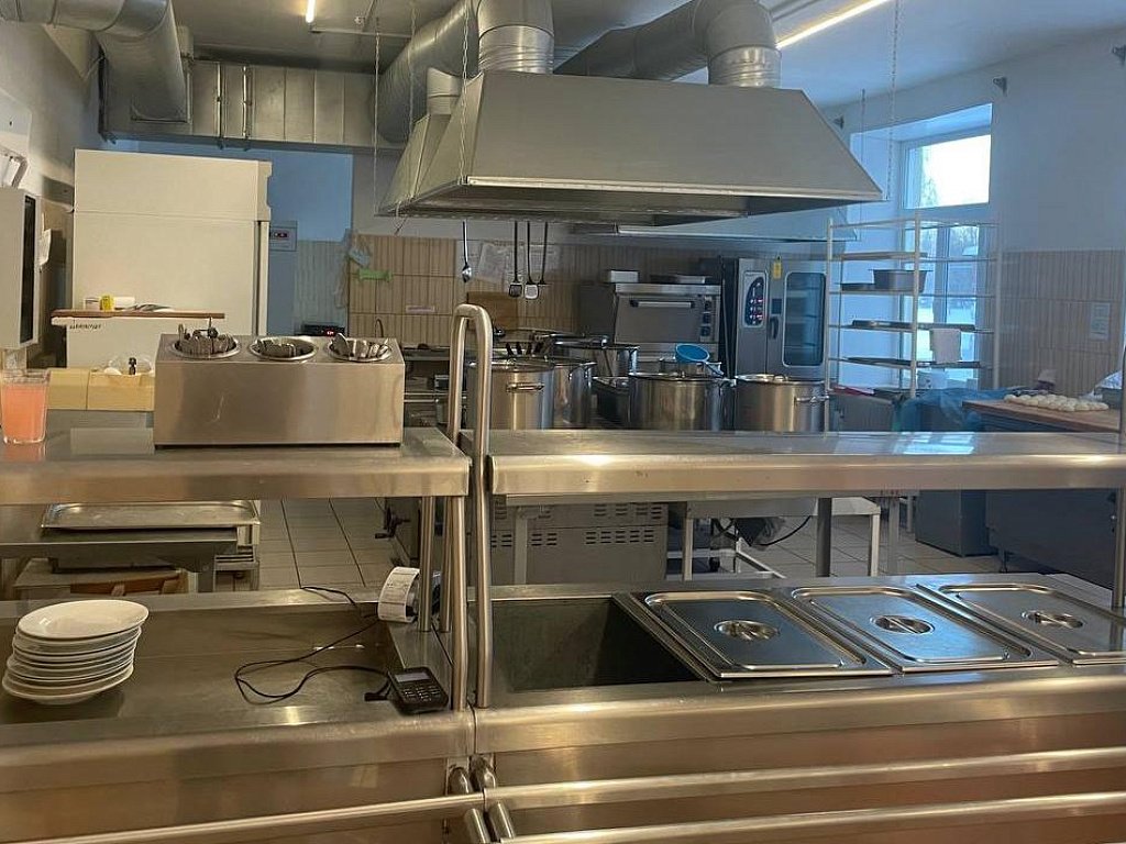 Прокуратура нашла нарушения в столовой школы № 3 Челябинска