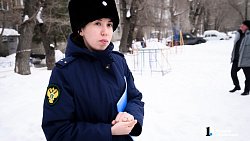 В Челябинске владельцам обледеневших балконов выставят счет за неубранные сосульки