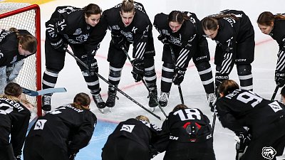 Челябинская команда «Белые медведицы» выбыла из борьбы за Кубок ЖХЛ