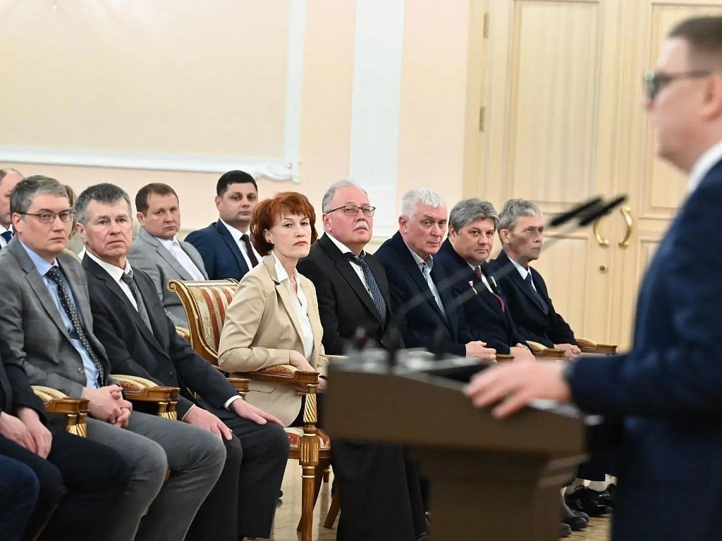 Алексей Текслер вручил государственные и областные награды выдающимся южноуральцам