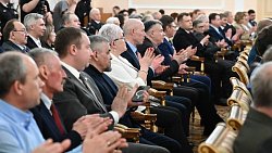 Алексей Текслер вручил государственные и областные награды выдающимся южноуральцам