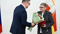 Алексей Текслер вручил государственные и областные награды выдающимся южноуральцам