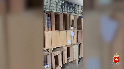 В Челябинске полиция накрыла склад с сигаретами на 10 миллионов рублей