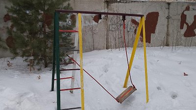 В Челябинске подросток получила сотрясение мозга на детской площадке