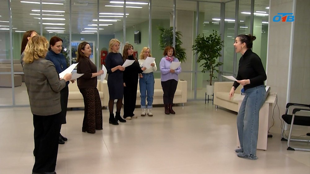 Оперная певица из Челябинска помогает женам бойцов СВО найти опору в музыке