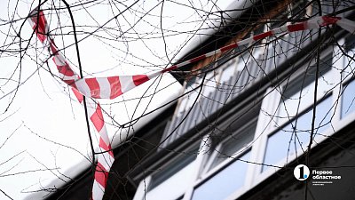 Челябинский альпинист сломал позвоночник во время уборки снега на крыше