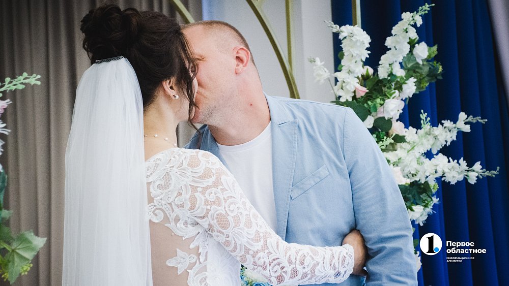 В Челябинской области 456 пар поженятся в зеркальную дату