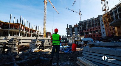 Каркас будущего корпуса детской хирургии в Челябинске подняли до 6-го этажа