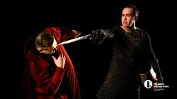 Чума, пороки и поющий кролик: в Челябинске сыграли трагедии по Пушкину