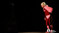 Чума, пороки и поющий кролик: в Челябинске сыграли трагедии по Пушкину