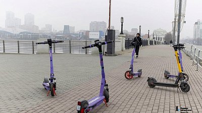 В Челябинске самокатчик получил первый в этом сезоне штраф