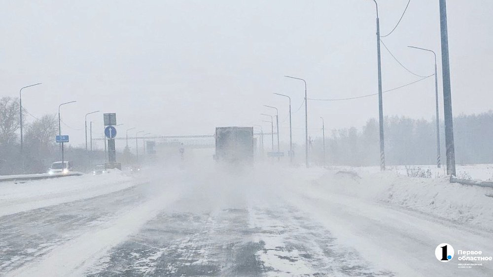 Трасса М‑5 встала в пробку в Челябинской области из‑за снегопада
