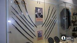 «Чувствуем энергетику вещей»: хранитель музея Южного Урала о работе с артефактами