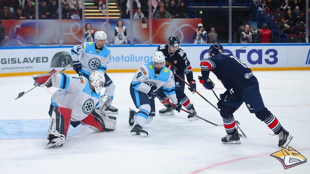 Хоккеисты «Металлурга» с победы над «Сибирью» начали поход за Кубком Гагарина