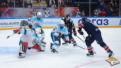 Хоккеисты «Металлурга» с победы над «Сибирью» начали поход за Кубком Гагарина