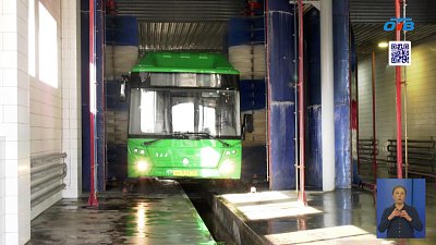 В челябинских автобусах начали весеннюю уборку
