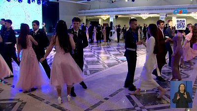 В Челябинске прошел весенний бал будущих офицеров