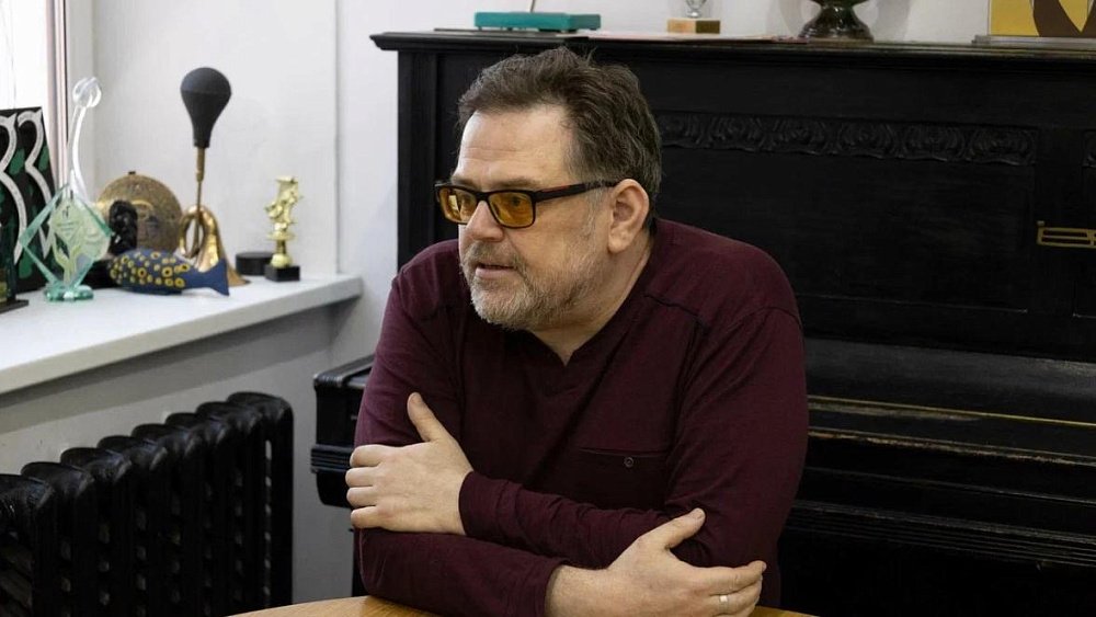 Худрук челябинского НХТ Евгений Гельфонд сравнил ИИ и живое искусство